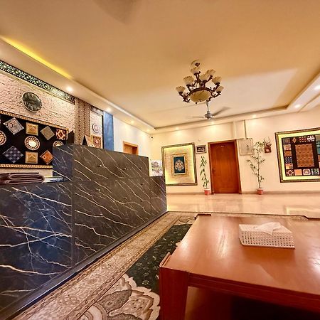 Blue Moon Residency Jinnah Super 이슬라마바드 외부 사진